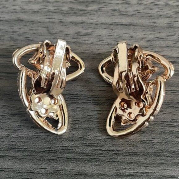 Vintage Goldstone Clip on Earrings 1960s Gold Tone Modernist Retro - Picture 4 of 4